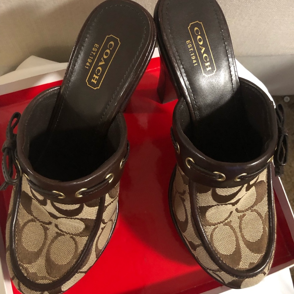 Coach Women's Signature Brown and Tan Mules
